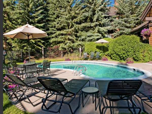 Beaver Creek Luxury Vacation Accommodation 200 Yard to Lift